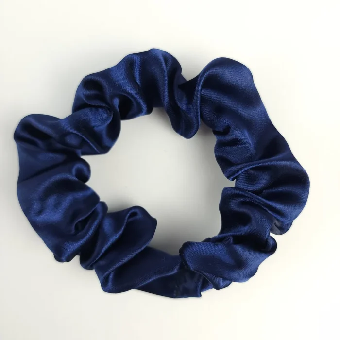 XUXINHA DE CETIM ANTI FRIZZ AZUL | Soulta - Imagem 2