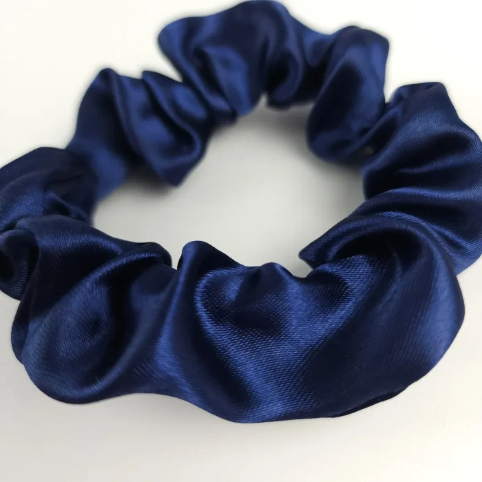 XUXINHA DE CETIM ANTI FRIZZ AZUL | Soulta - Imagem 4