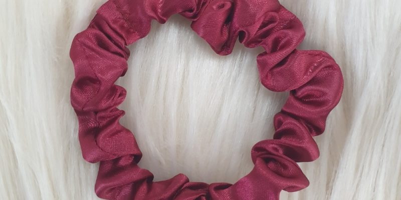 XUXINHA DE CETIM "SLIM" ANTI FRIZZ BORDO | Soulta