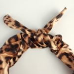 Turbante Oncinha de Cetim | Soulta - Imagem 3