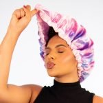 Touca Tie Dye de Cetim Anti Frizz com Elástico Ajustável - CAMADA DUPLA | Soulta - Imagem 2