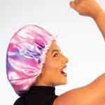 Touca Tie Dye de Cetim Anti Frizz com Elástico Ajustável - CAMADA DUPLA | Soulta - Imagem 3