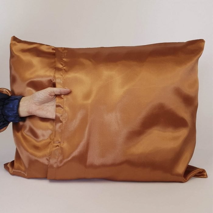 PEQUENOS DEFEITOS Fronha BRONZE POP 50cm x 65cm - Imagem 2
