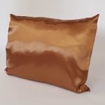 PEQUENOS DEFEITOS Fronha BRONZE POP 50cm x 65cm - Imagem 4