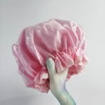 Touca de banho e umectação â€“ Impermeável e com forro de cetim - Rosa Bebe M - Imagem 6