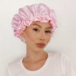 Touca de banho e umectação â€“ Impermeável e com forro de cetim - Rosa Bebe M - Imagem 2