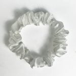 Xuxinha Branca de Cetim Anti Frizz e Quebra - SLIM