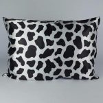 Fronha com ZIPPER Vaquinha de Cetim Anti Frizz - QUEEN SIZE 55X70