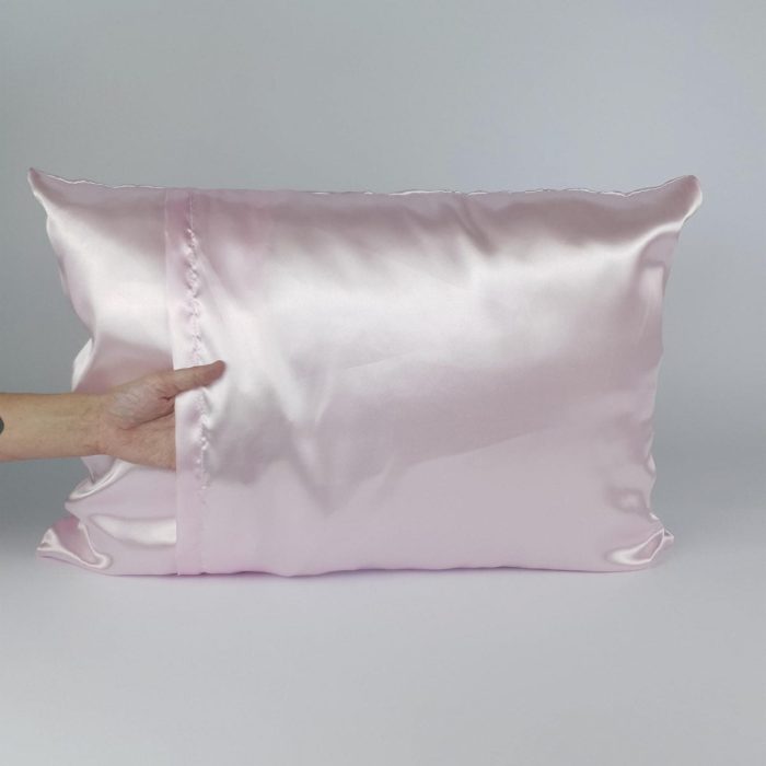 Fronha com ZIPPER Princesas de Cetim Anti Frizz - QUEEN SIZE 55X70 - Imagem 2