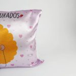 Fronha com ZIPPER Cachinhos Dourados de Cetim Anti Frizz - QUEEN SIZE 55X70 - Imagem 3