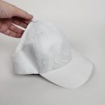 Boné da Soulta: Proteção UV 50+ forro de cetim para Cachos Livres e protegidos - Branco